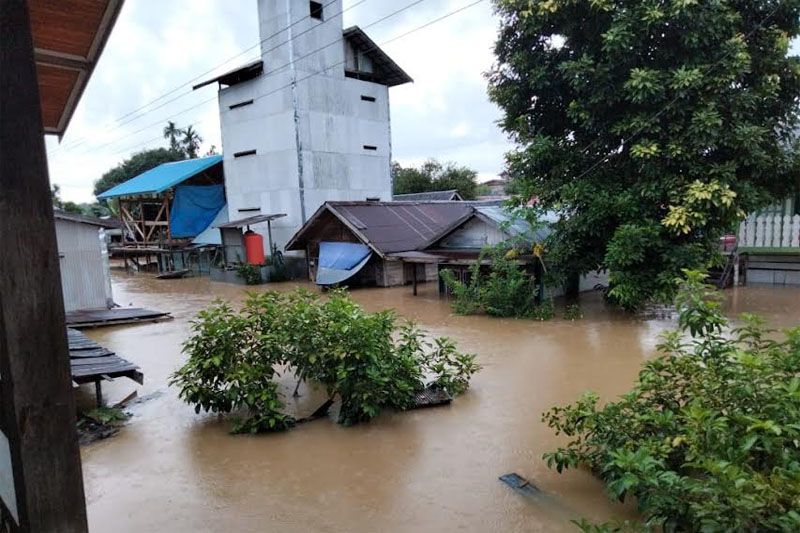 Ratusan rumah di pedalaman Barito Utara masih terendam banjir Ratusan rumah di pedalaman Barito Utara masih terendam banjir