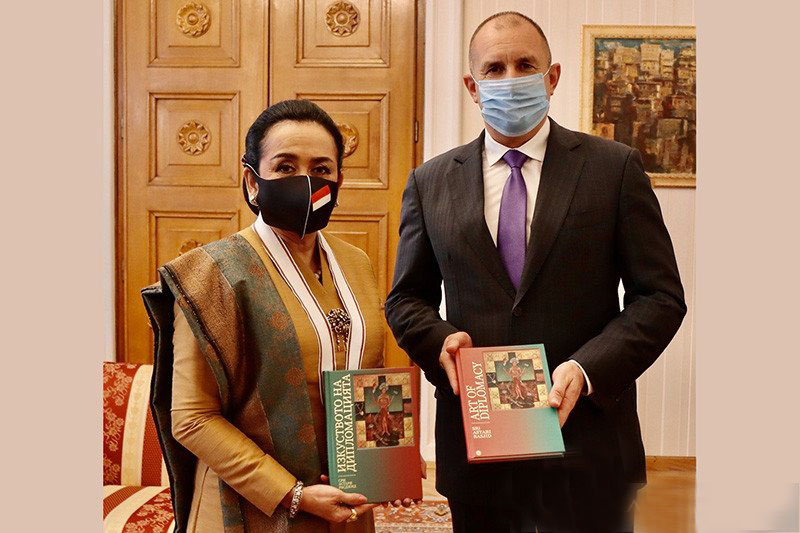 Lelah korupsi merajalela, warga Bulgaria pakai hak pilih dalam pilpres