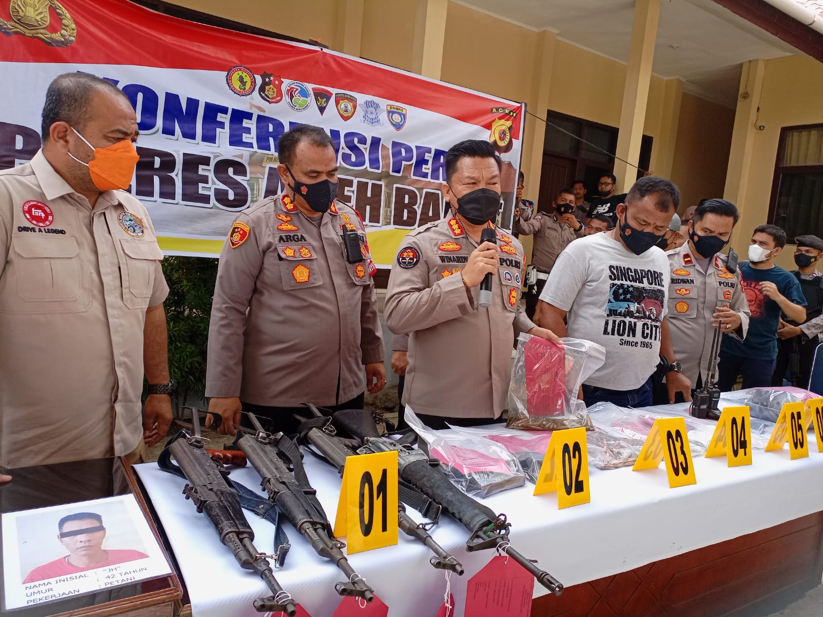 Empat pelaku penembakan pos polisi di Aceh Barat menyerahkan diri Empat pelaku penembakan pos polisi di Aceh Barat menyerahkan diri