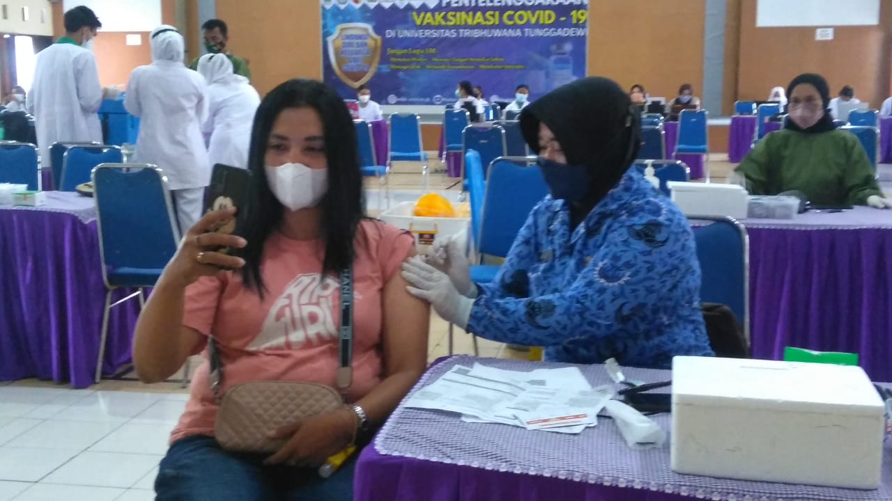 Jelang PPKM level 3, UNITRI Malang gelar vaksinasi Covid-19 Jelang PPKM level 3, UNITRI Malang gelar vaksinasi Covid-19