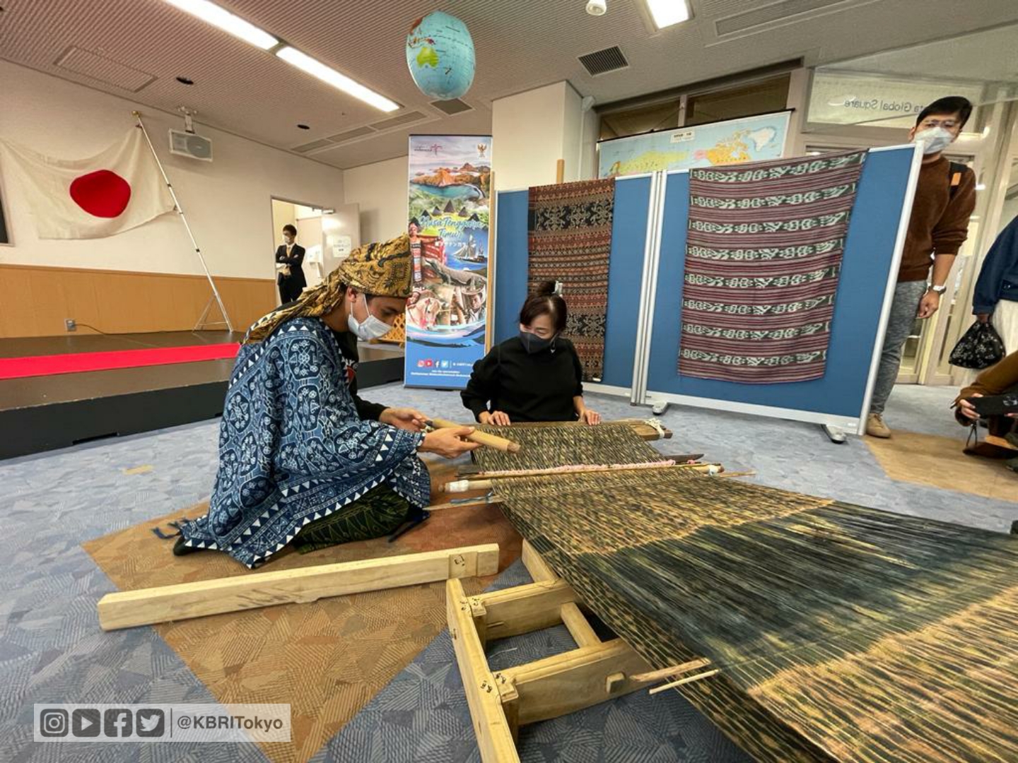 Promosi seni budaya Indonesia di Jepang, KBRI Tokyo dan PPI Nagoya gelar pameran tenun ikat NTT Promosi seni budaya Indonesia di Jepang, KBRI Tokyo dan PPI Nagoya gelar pameran tenun ikat NTT