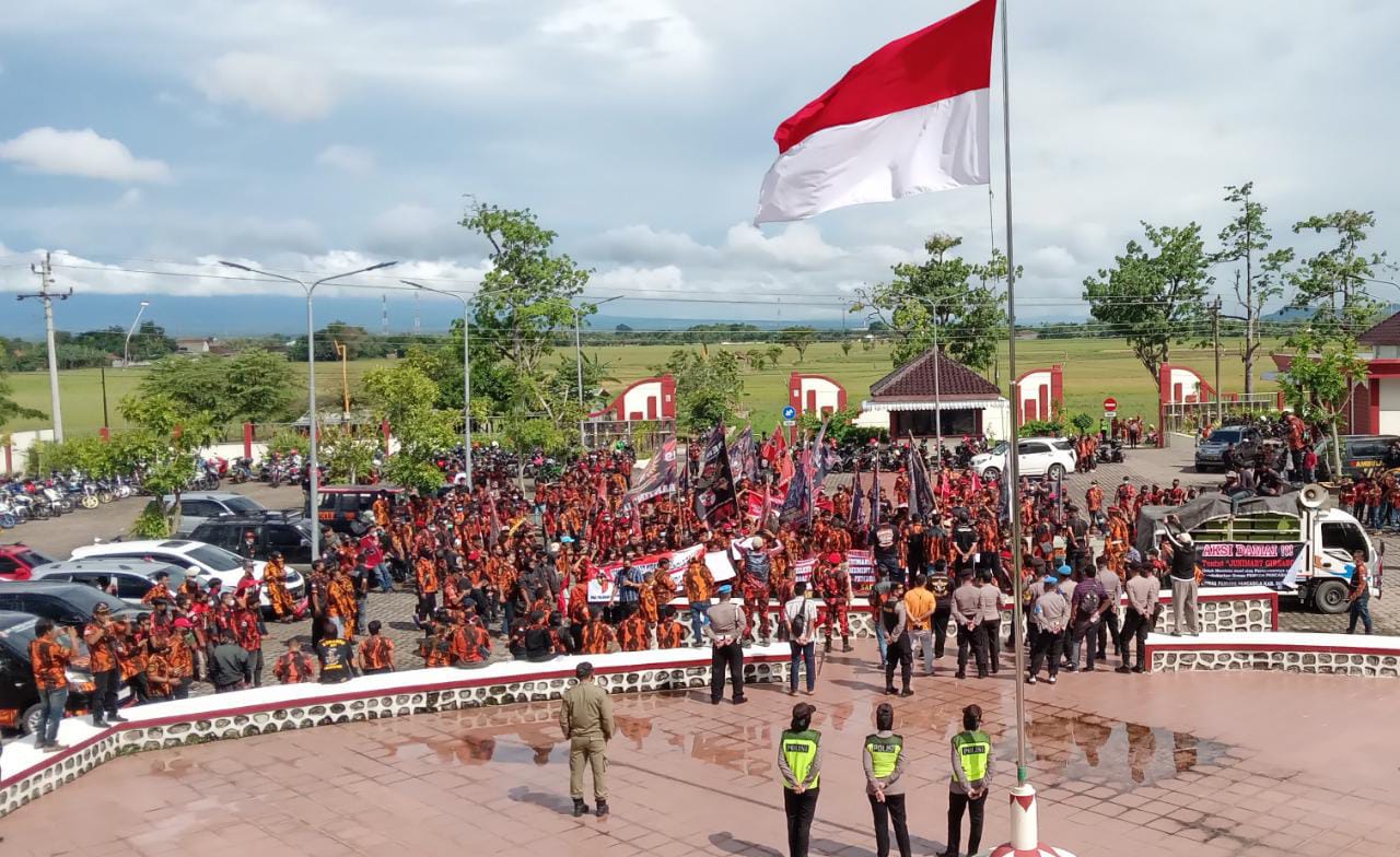 Giliran PP Sukoharjo unjuk rasa tuntut permintaan maaf terbuka dari Junimart Girsang