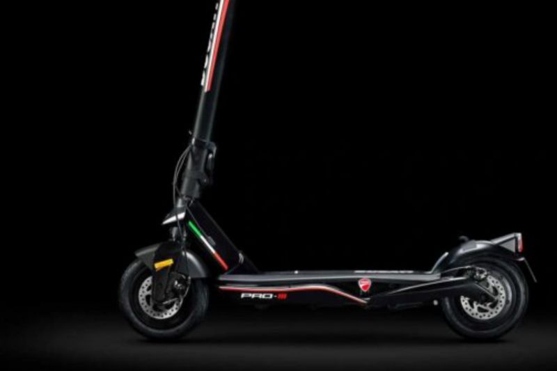 Ducati perkenalkan e-skuter Pro-III yang dibanderol Rp13,2 juta Ducati perkenalkan e-skuter Pro-III yang dibanderol Rp13,2 juta