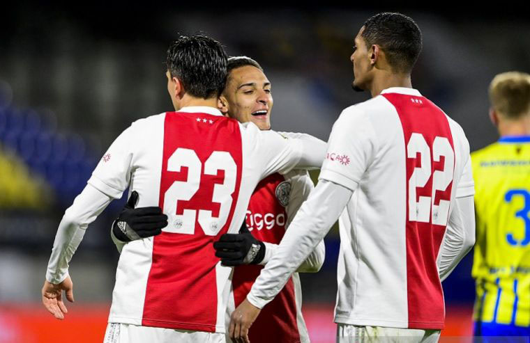 Ajax rebut lagi puncak klasemen setelah gulung RKC Waalwijk