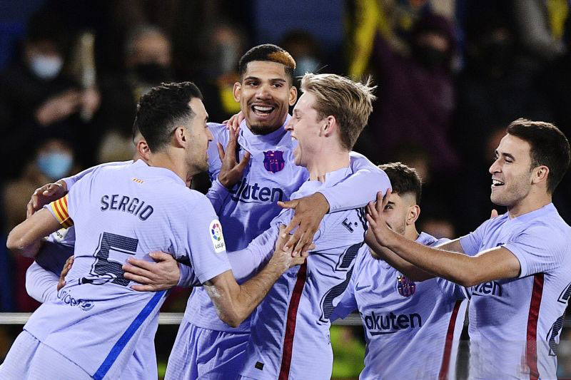 Barcelona raih kemenangan tandang pertama dengan tekuk Villarreal 3-1