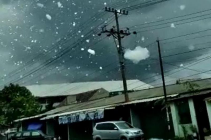 PLN pulihkan jaringan listrik terdampak kebakaran Kilang Cilacap