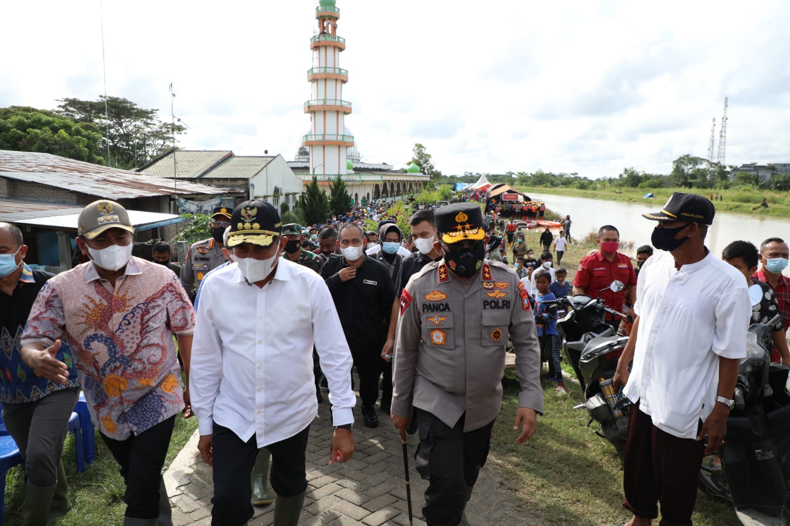 Kapoldasu, Gubsu dan Kasdam tinjau banjir di Kabupaten Serdangbedagai