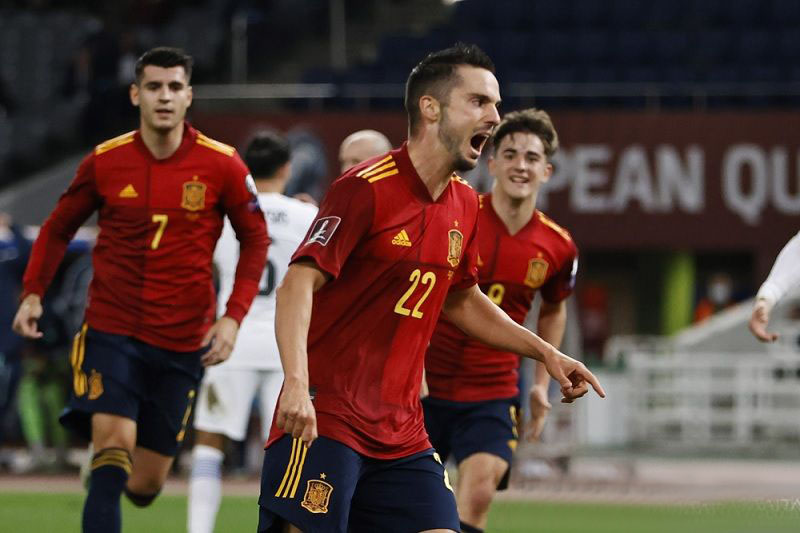 Spanyol rebut puncak klasemen Grup B seusai bekuk Yunani