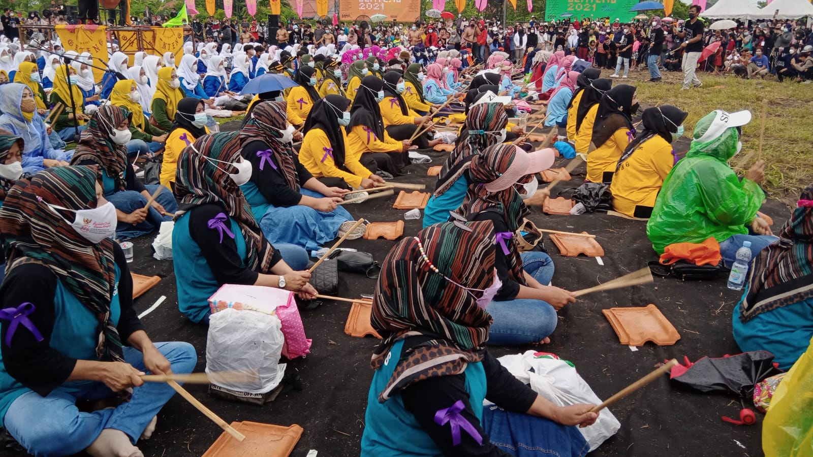 Seribu peserta gebrak Festival Rampak Genteng 2021 Seribu peserta gebrak Festival Rampak Genteng 2021