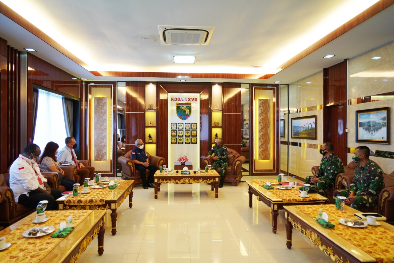 Pangdam XVII/Cenderawasih dukung program untuk kesejahteraan masyarakat Papua Pangdam XVII/Cenderawasih dukung program untuk kesejahteraan masyarakat Papua