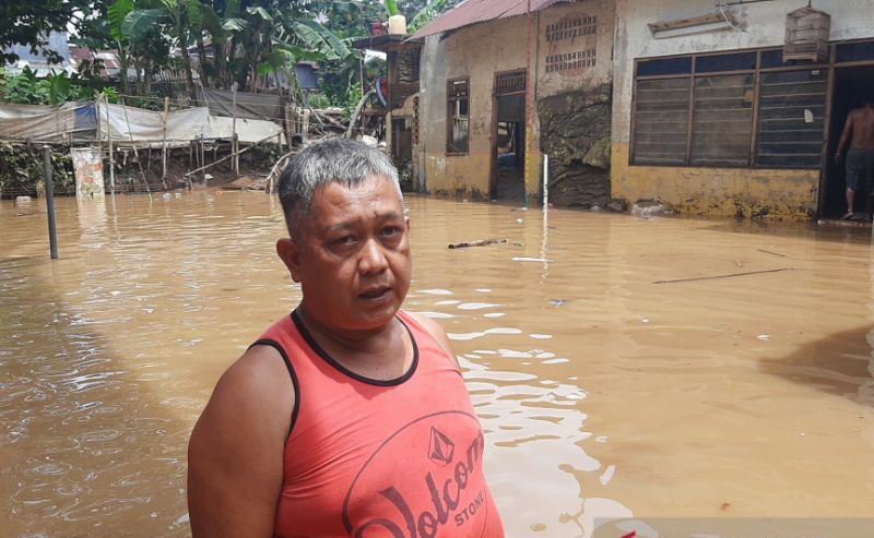 Sudin PKP Jakbar siagakan 12 mobil pompa air guna antisipasi banjir Sudin PKP Jakbar siagakan 12 mobil pompa air guna antisipasi banjir