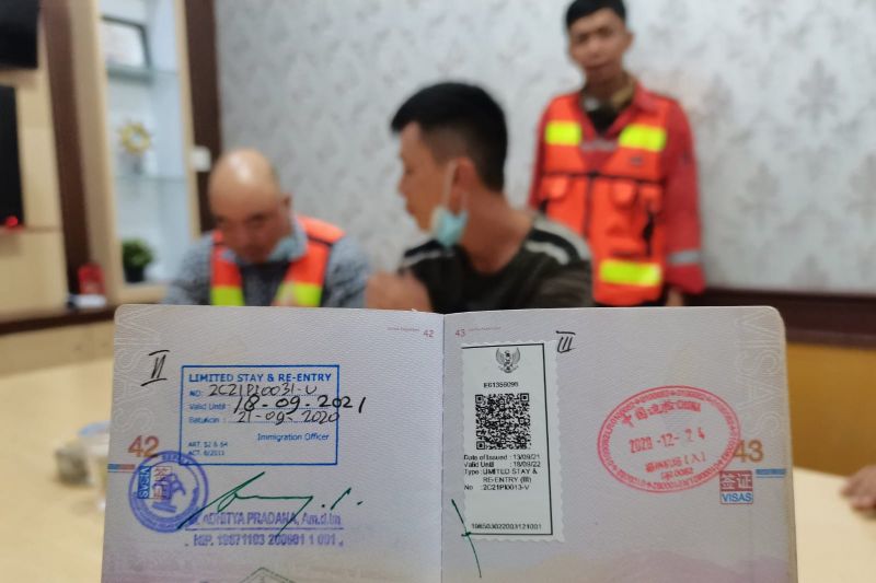 WNA di lokasi tambang ilegal di Tanah Bumbu kantongi visa tenaga ahli WNA di lokasi tambang ilegal di Tanah Bumbu kantongi visa tenaga ahli