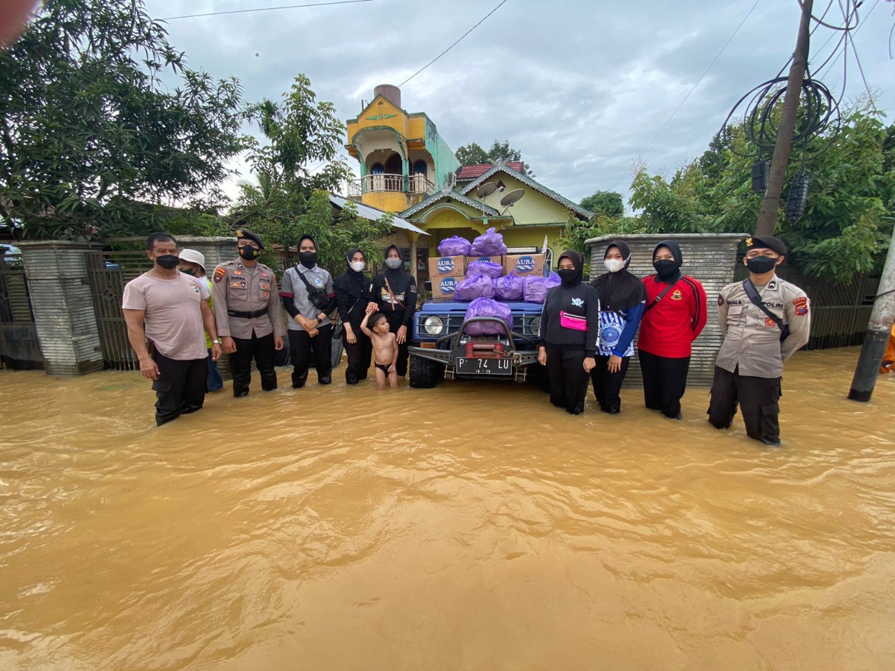 Polres HST bantu korban terdampak banjir Polres HST bantu korban terdampak banjir