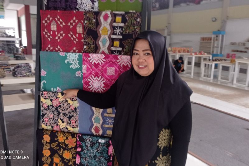 Perajin kewalahan layani permintaan batik Lebak
