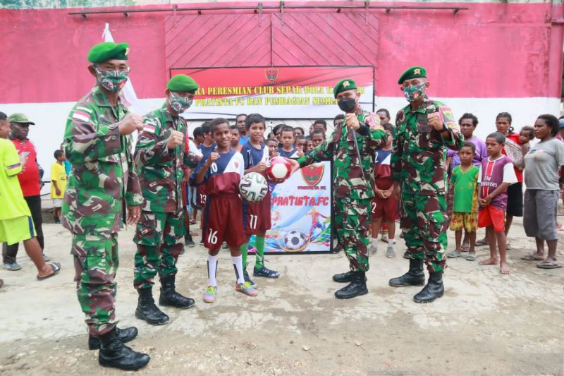 Satgas TNI resmikan klub sepakbola anak perbatasan Pratista FC