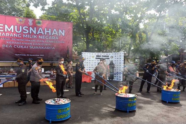 Bea Cukai Surakarta musnahkan 1.811.592 batang rokok ilegal