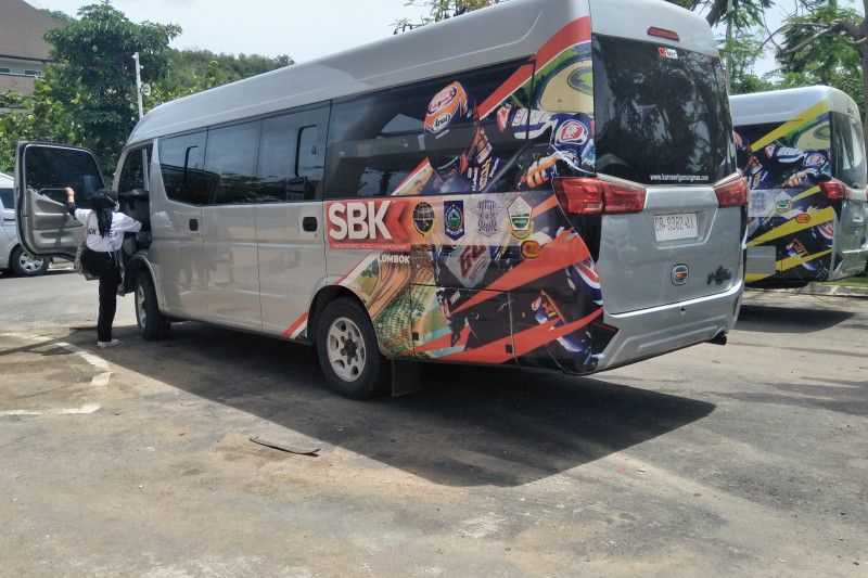 Daftar ongkos mobil travel di Bandara menjelang WSBK Mandalika Daftar ongkos mobil travel di Bandara menjelang WSBK Mandalika