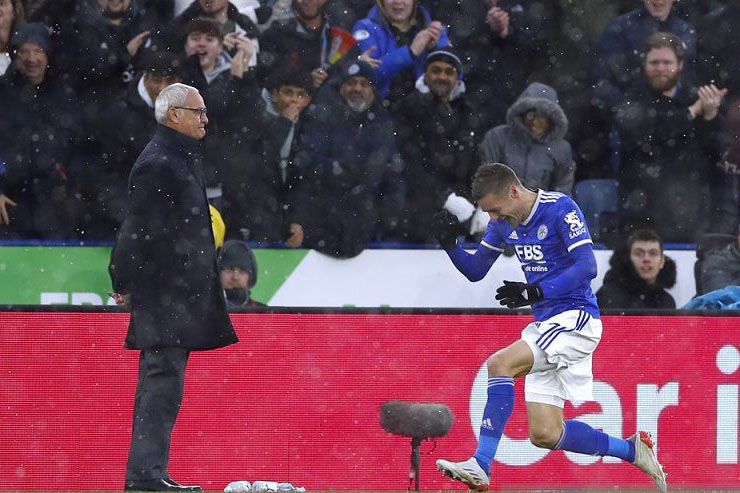 Vardy pimpin Leicester atasi Watford, Everton tersungkur di Brentford