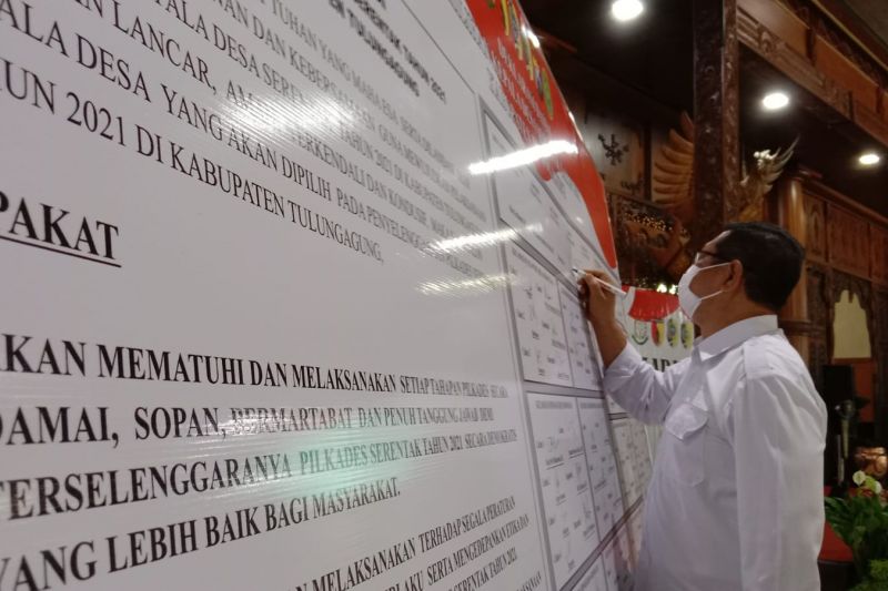 Calon kades di Tulungagung deklarasi damai pilkades serentak Calon kades di Tulungagung deklarasi damai pilkades serentak