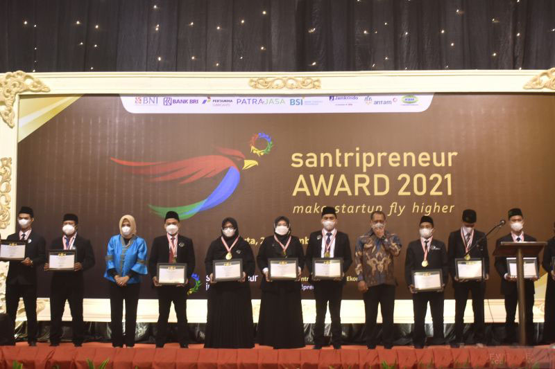 Wapres: Santripreneur Award 2021 momentum membangun ekonomi negeri Wapres: Santripreneur Award 2021 momentum membangun ekonomi negeri