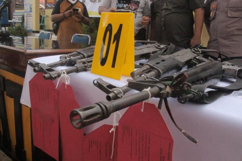 Empat DPO penembakan pos polisi menyerahkan diri Empat DPO penembakan pos polisi menyerahkan diri