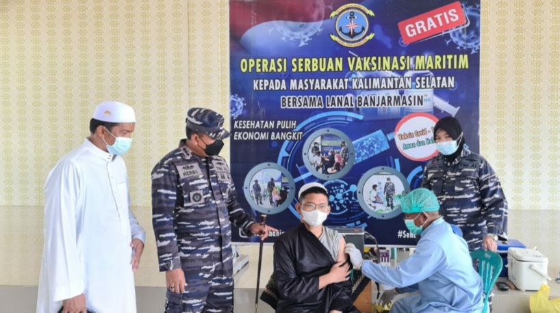 Ciptakan herd immunity, Lanal Banjarmasin gelar Servak Maritim di Ponpes Darul Ilmi Ciptakan herd immunity, Lanal Banjarmasin gelar Servak Maritim di Ponpes Darul Ilmi
