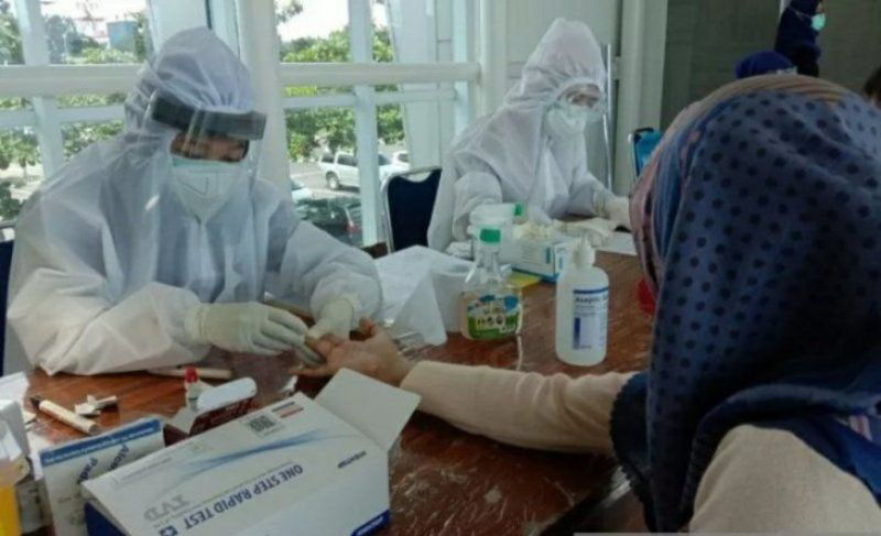 Penambahan kasus COVID-19 harian terbanyak di DKI Jakarta