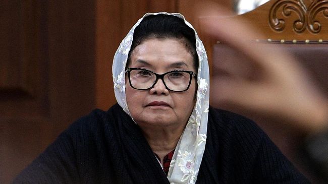 6 November 1949: Siti Fadilah Supari, eks Menkes yang tersandung kasus korupsi 6 November 1949: Siti Fadilah Supari, eks Menkes yang tersandung kasus korupsi