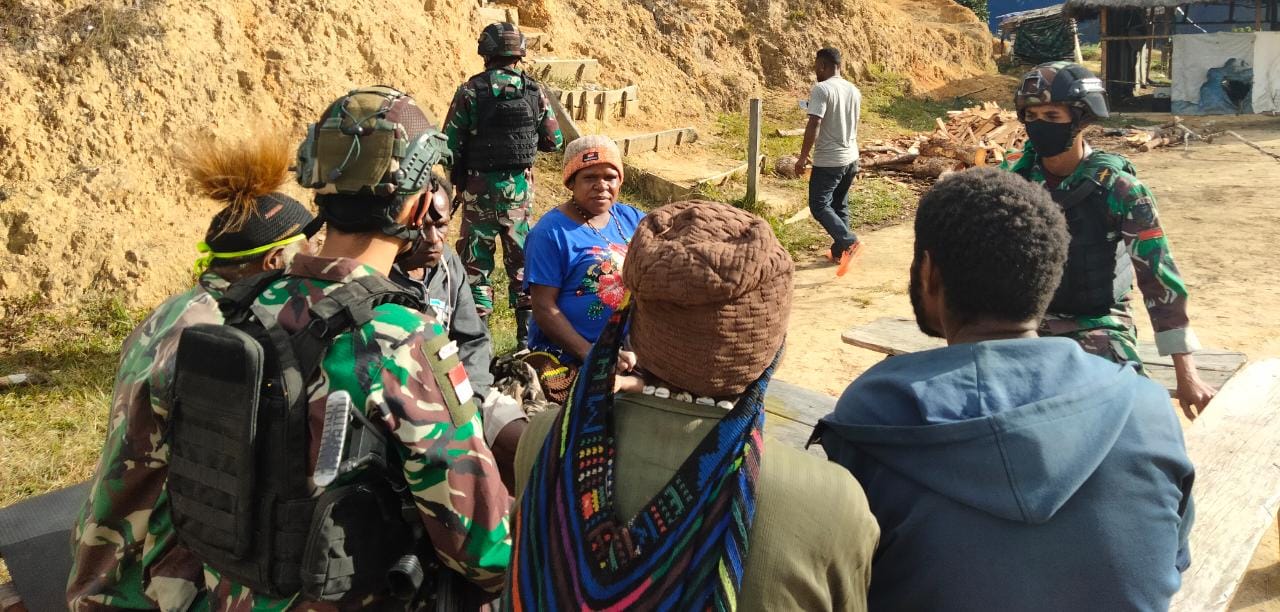 Tokoh adat dan masyarakat datangi Pos Satgas Yonif RK 751/VJS