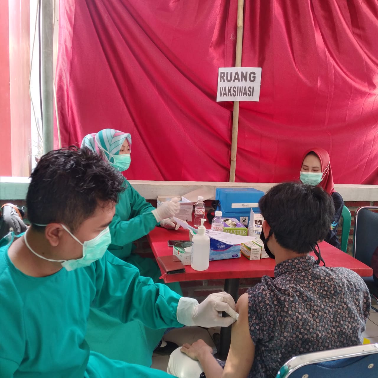 PKS Majalengka mobilisasi warga ikut vaksinasi Covid-19