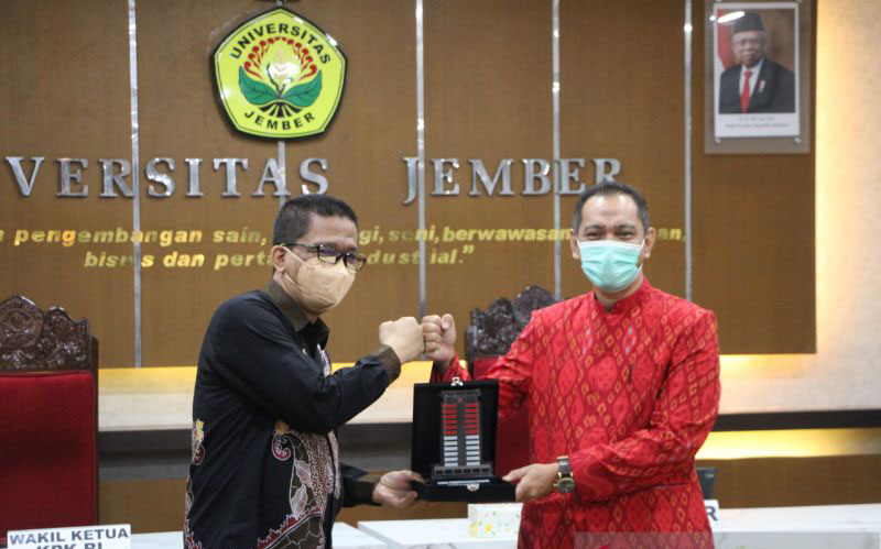 KPK: 86 persen koruptor yang ditangkap dari alumni perguruan tinggi KPK: 86 persen koruptor yang ditangkap dari alumni perguruan tinggi