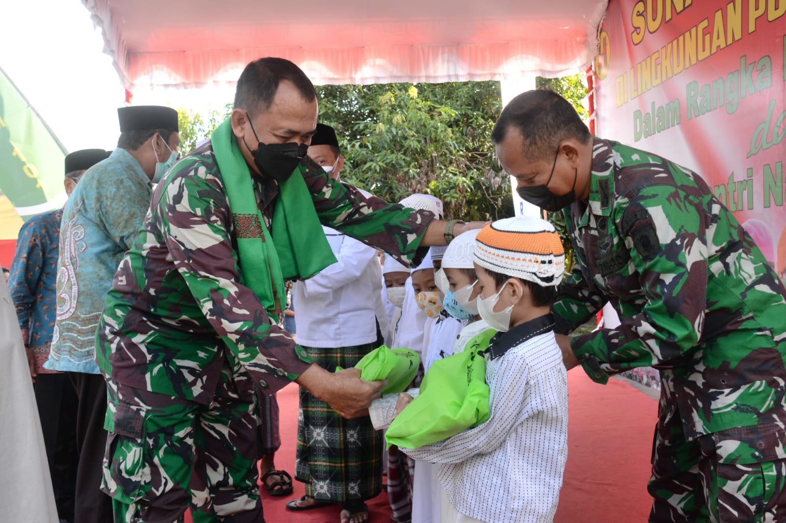 Sinergi Korem 101/Antasari-Ponpes Walisongo gelar sunatan massal 