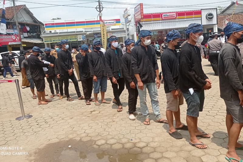 Ratusan warga Badui jalani vaksinasi COVID-19 Ratusan warga Badui jalani vaksinasi COVID-19