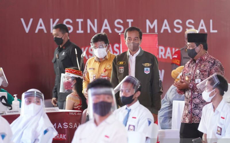 70 juta penduduk Indonesia terima vaksin COVID-19 dosis lengkap 70 juta penduduk Indonesia terima vaksin COVID-19 dosis lengkap