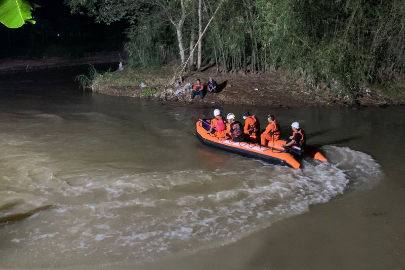 Siswa MTs di Ciamis hanyut sudah ditemukan, sebelas tewas Siswa MTs di Ciamis hanyut sudah ditemukan, sebelas tewas