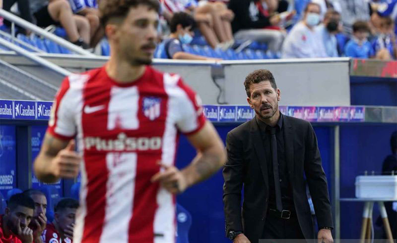 Dikalahkan Liverpool, Diego Simeone abaikan jabat tangan Jurgen Klopp