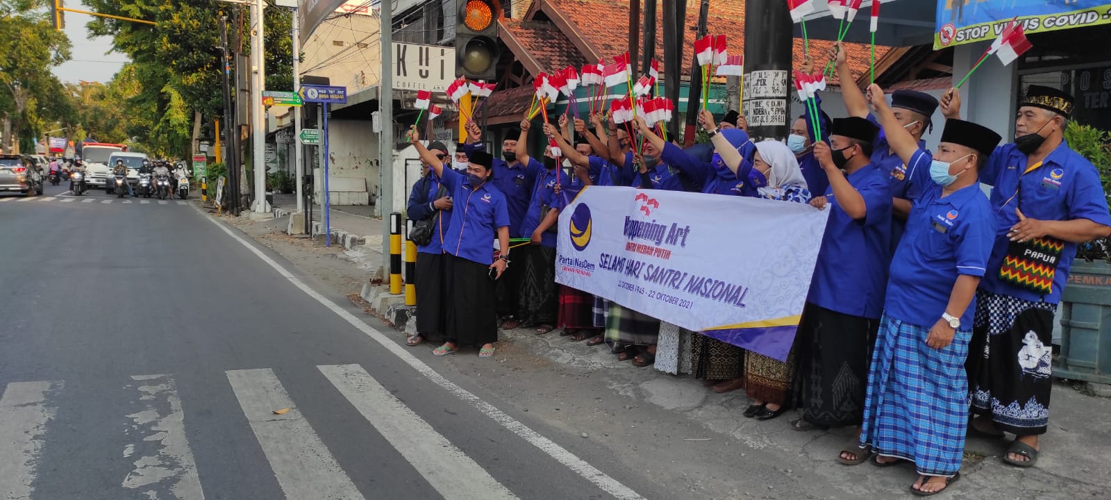 Peringati Hari Santri, Nasdem Kabupaten Kediri bagikan 700 bendera Merah Putih Peringati Hari Santri, Nasdem Kabupaten Kediri bagikan 700 bendera Merah PutihÂ