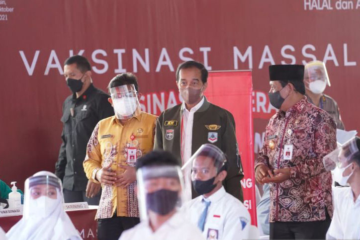 Presiden: Vaksinasi massal dan prokes upaya maksimal akhiri pandemi