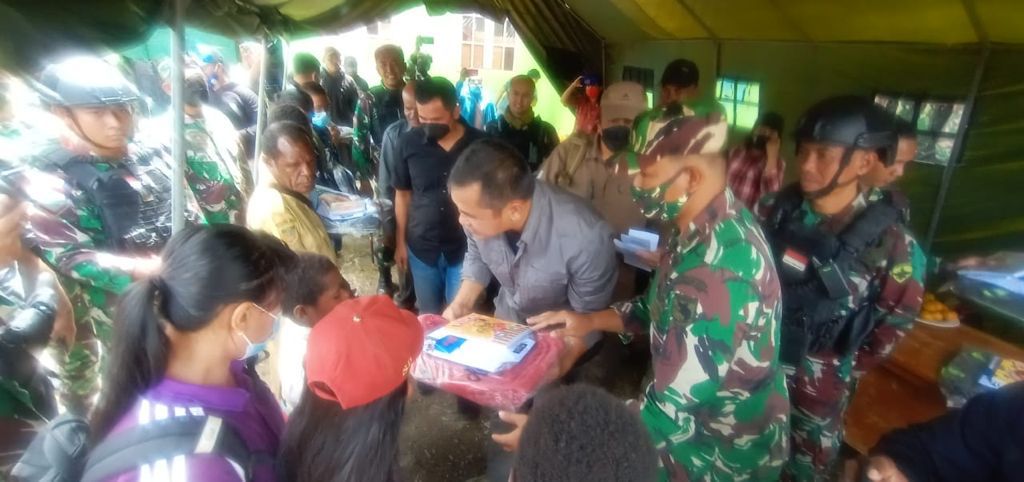 Beri motivasi, Pangdam IX/Udayana kunjungi Pos Apter Kodim Persiapan Intan Jaya Beri motivasi, Pangdam IX/Udayana kunjungi Pos Apter Kodim Persiapan Intan Jaya