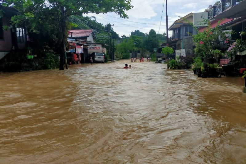 Samarinda dikepung banjir Samarinda dikepung banjir