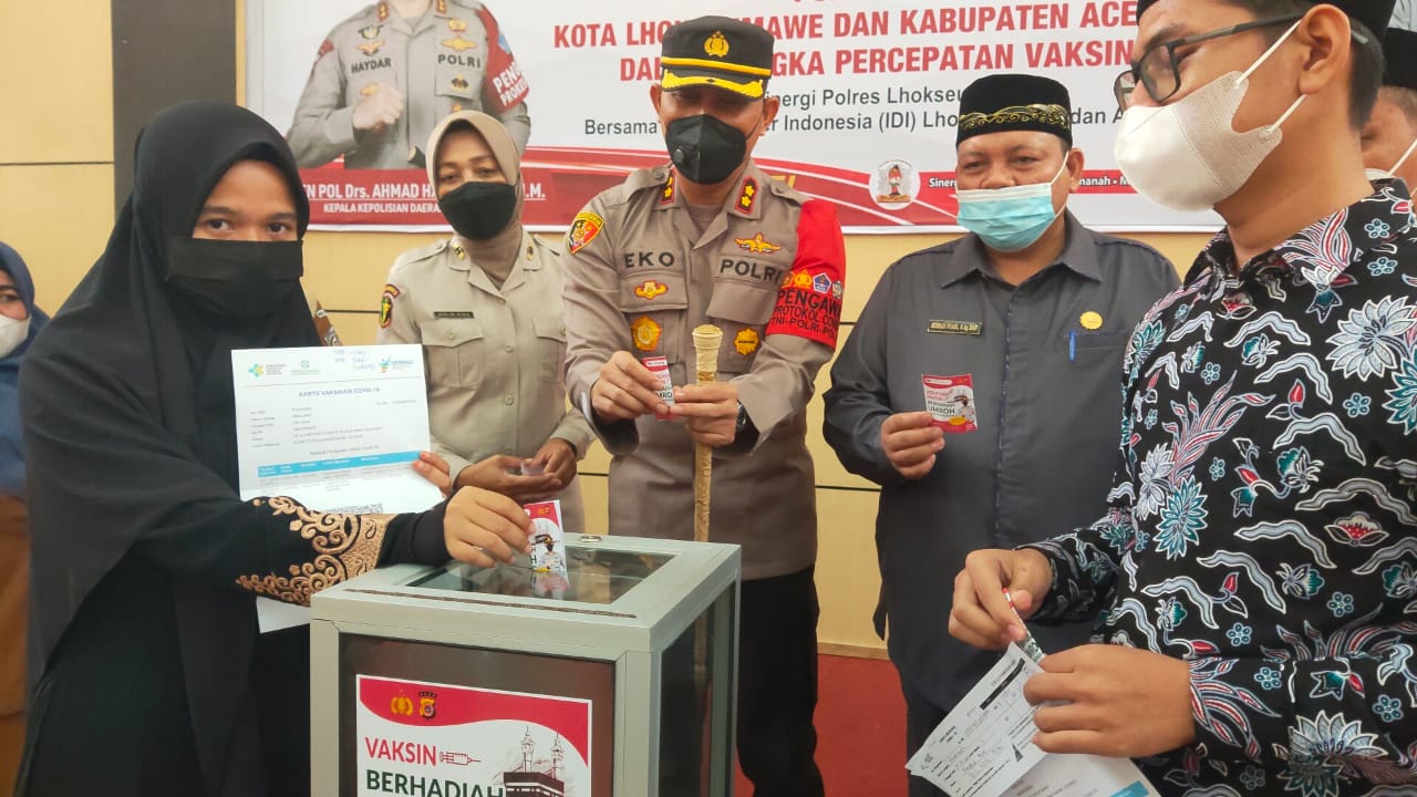 Polres Lhokseumawe gelar vaksinasi berhadiah umrah Polres Lhokseumawe gelar vaksinasi berhadiah umrah