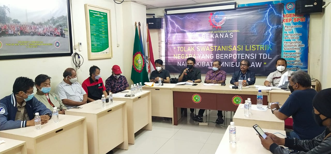 Tolak privatisasi, Gekanas minta Jokowi kembalikan kedudukan PT PLN sebagai BUMN Tolak privatisasi, Gekanas minta Jokowi kembalikan kedudukan PT PLN sebagai BUMN