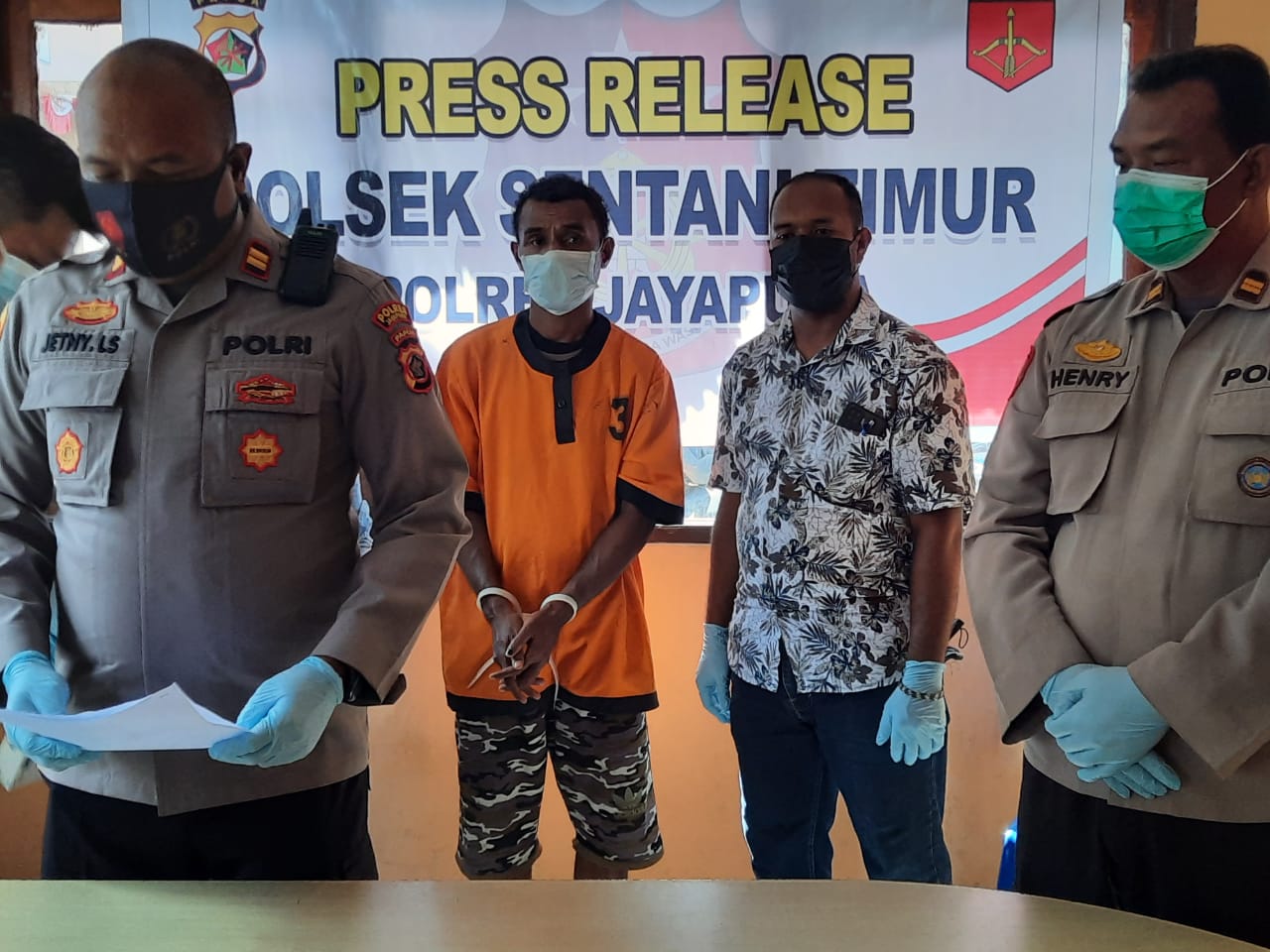 Polisi tangkap tukang ojek pelaku pemerkosa relawan PON XX Polisi tangkap tukang ojek pelaku pemerkosa relawan PON XX