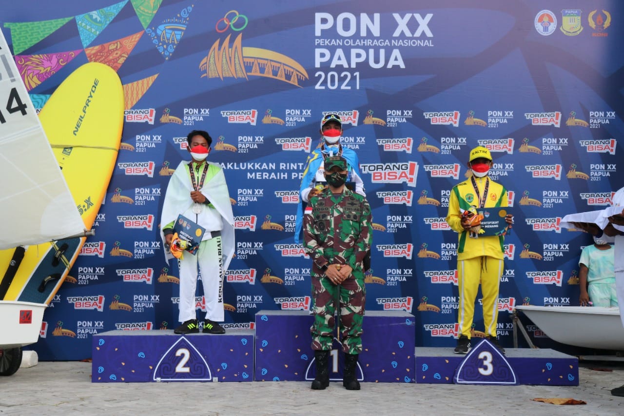 Saksikan lomba layar PON XX, Pangdam XVII/Cenderawasih beri dukungan pada atlet Papua Saksikan lomba layar PON XX, Pangdam XVII/Cenderawasih beri dukungan pada atlet Papua