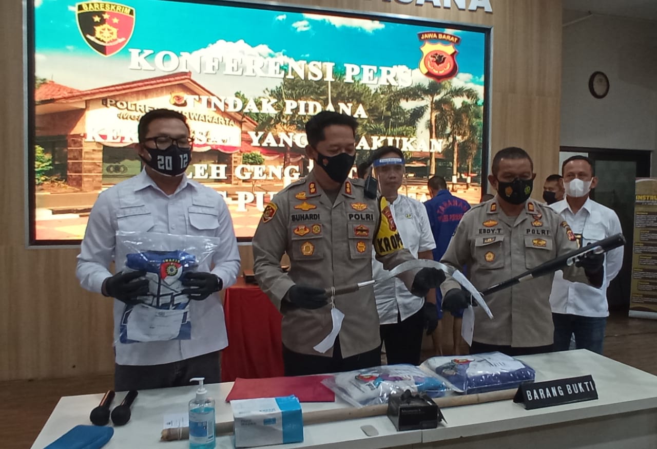 Dua kelompok gang motor bentrok, tiga orang diamankan petugas