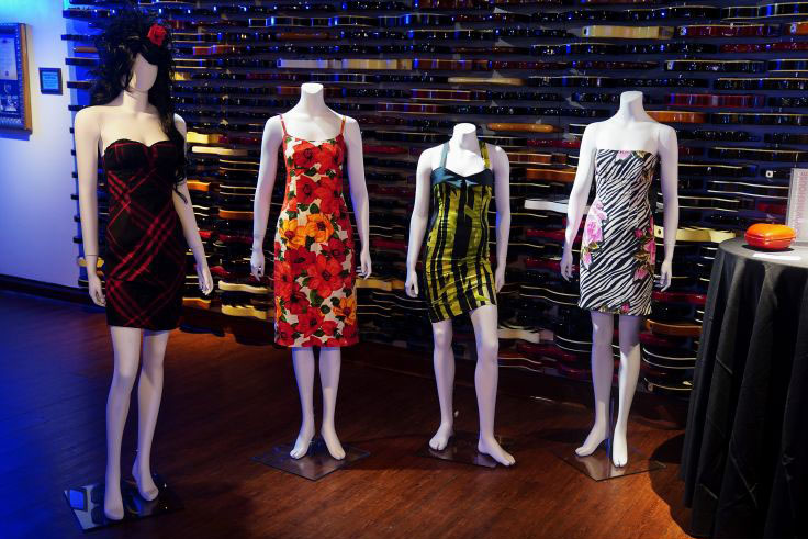 Daftar barang Amy Winehouse yang dilelang untuk umum