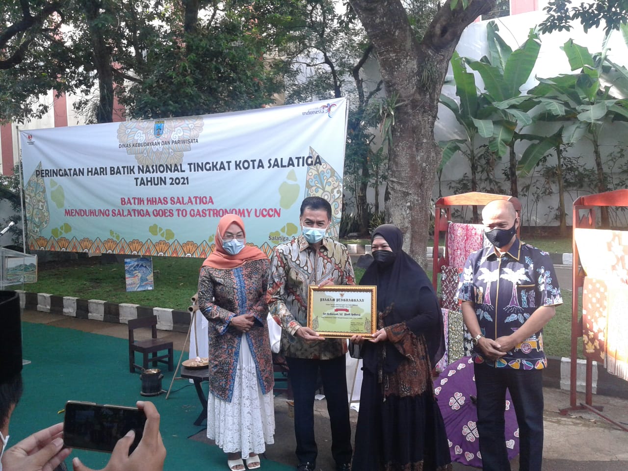 Di Hari Batik perajin batik Salatiga dapat penghargaan