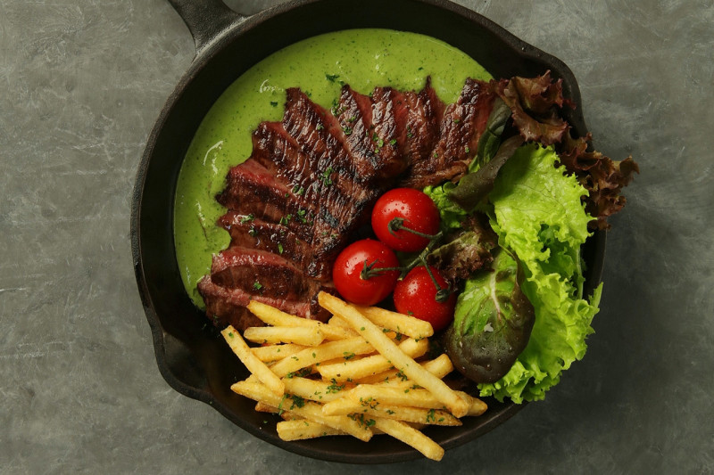 Olahan steak yang membuat lidah serasa berkelana ke Prancis Olahan steak yang membuat lidah serasa berkelana ke Prancis