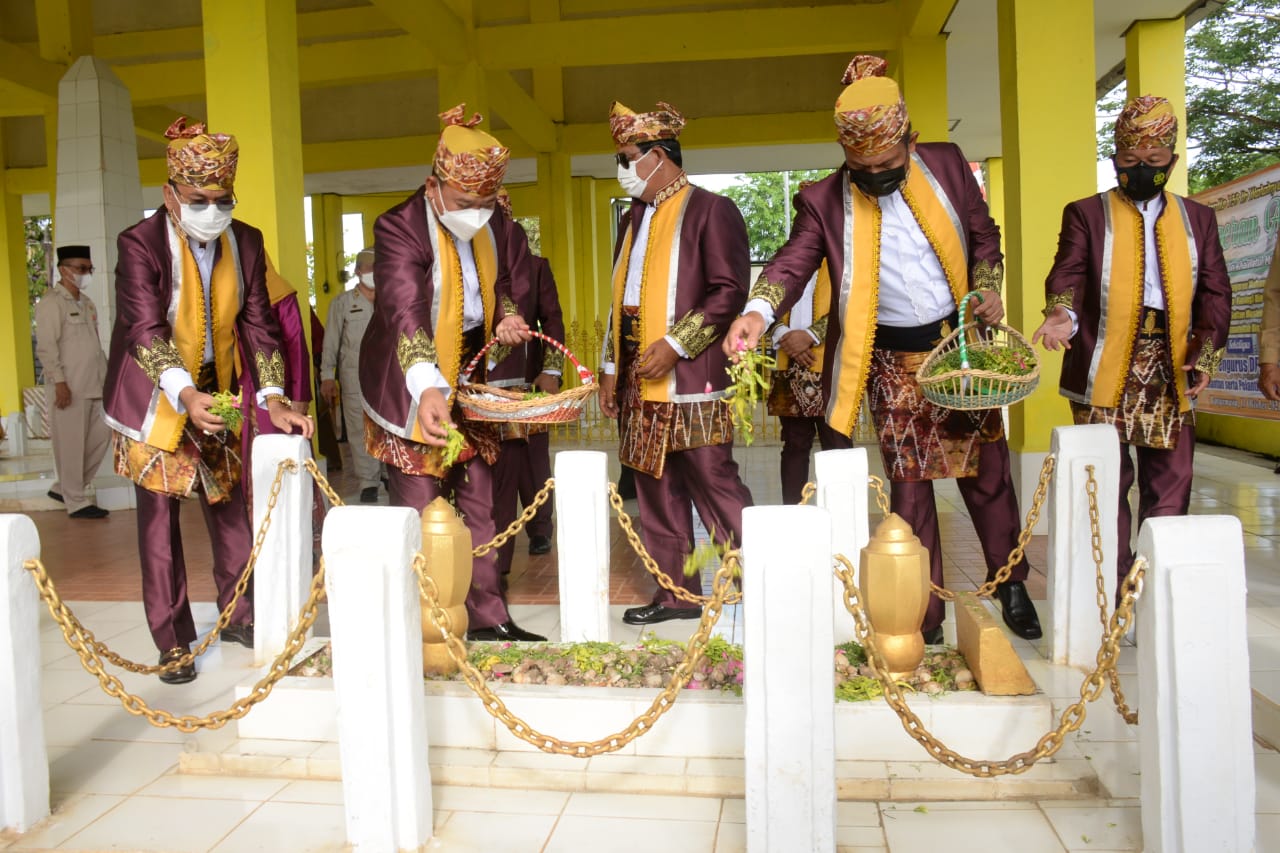 Danrem 101/Antasari hadiri peringatan ke-159 tahun wafatnya Pangeran Antasari Danrem 101/Antasari hadiri peringatan ke-159 tahun wafatnya Pangeran Antasari