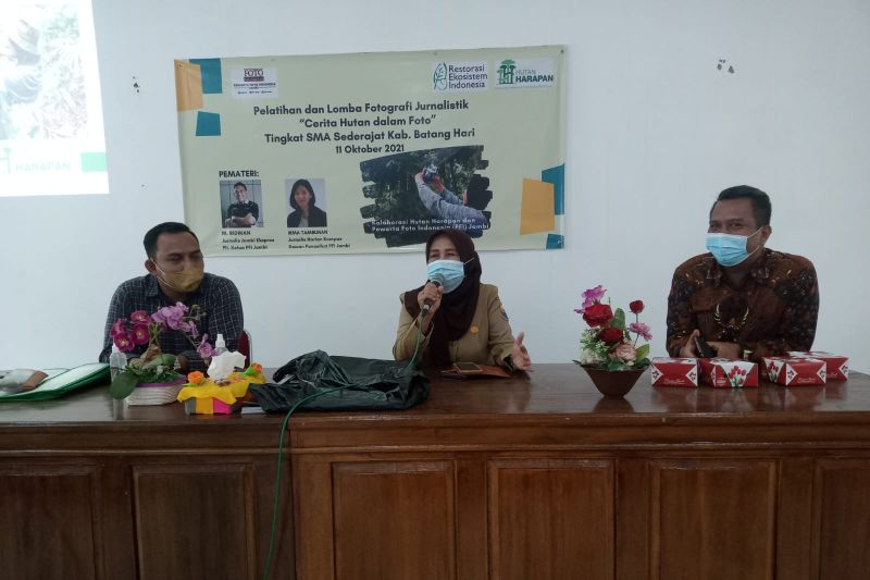 PFI dan Hutan Harapan gelar lomba foto jurnalistik pelajar PFI dan Hutan Harapan gelar lomba foto jurnalistik pelajar